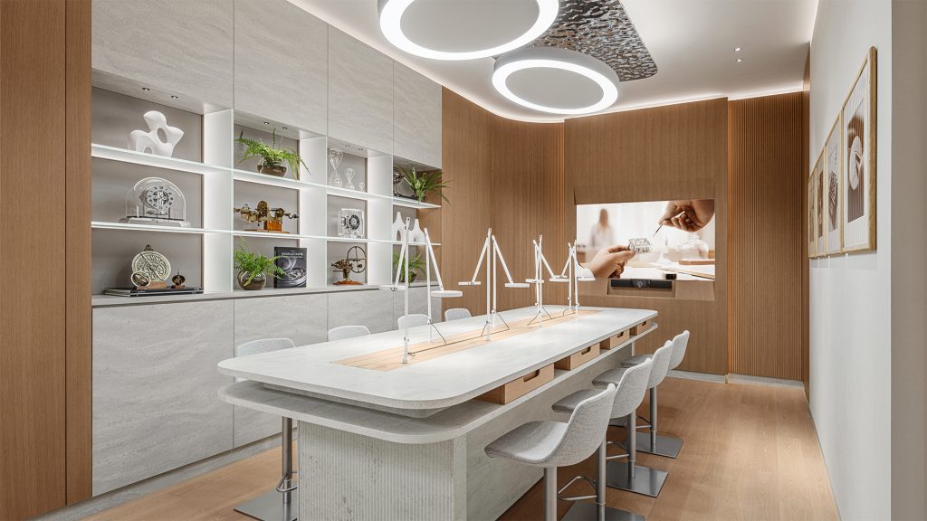 How to design a high-end jewelry store