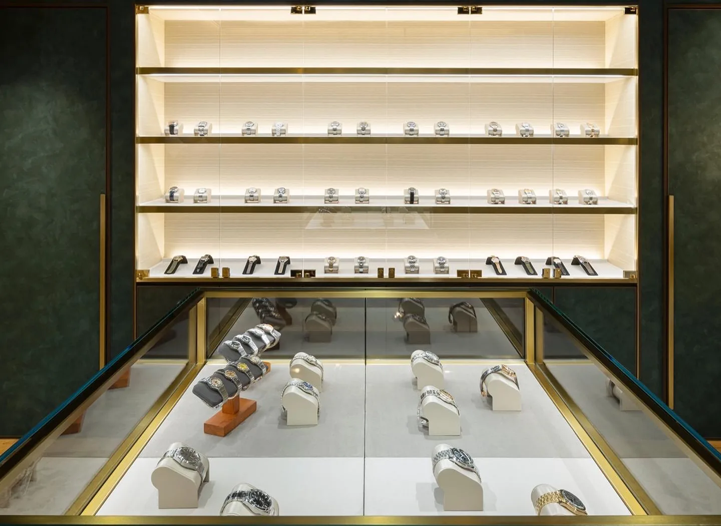 acustom display cases