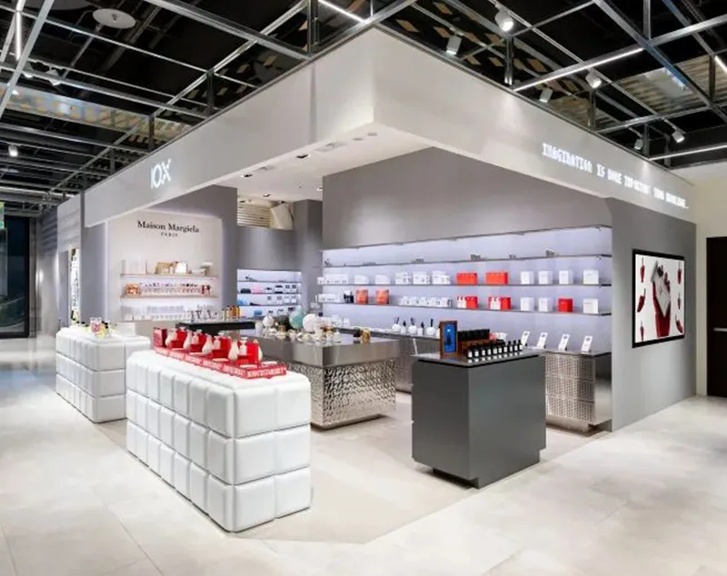 ONI-Shopfitting Modern Retail Store Setup: Custom Shop Display Cabinet & Chic Counter Design