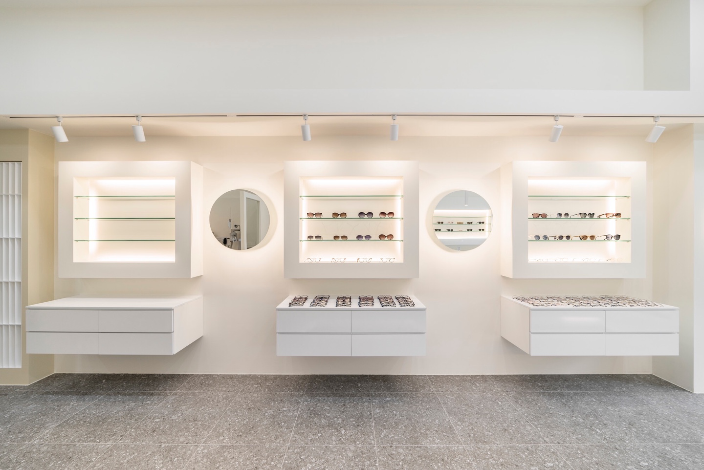 Eyewear displays