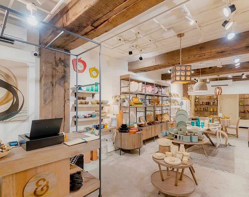 ONI Display Kitchenware Design Showcase with Wood Display Risers & Cabinet Lockers