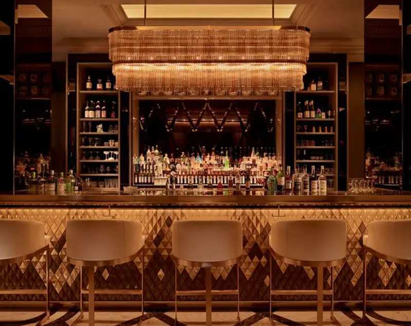 ONI Display Crystal-Embellished Bar Counter: Swarovski Chandelier × Diamond-Patterned Wine Cellar System