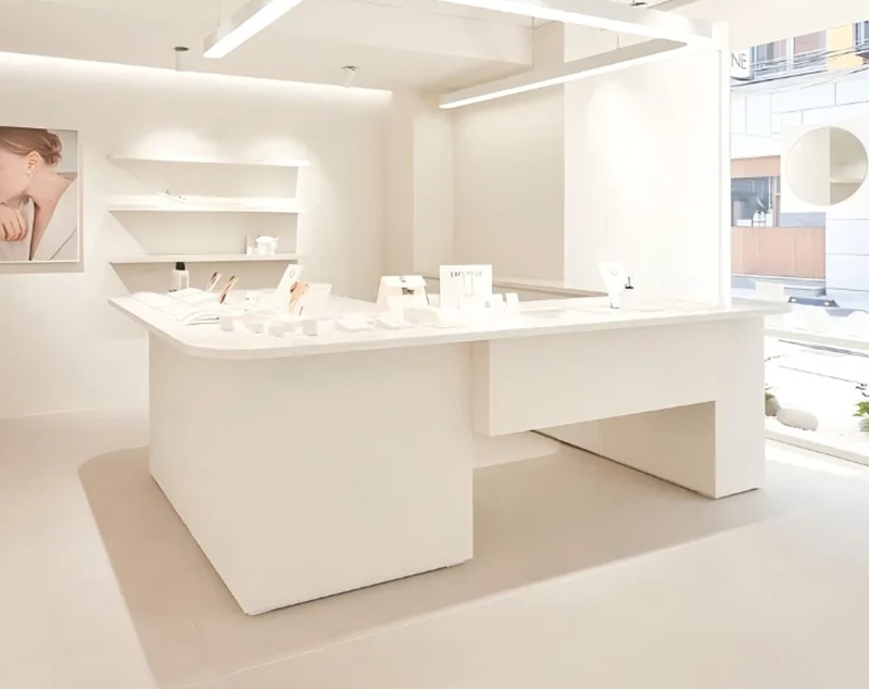 ONI-Shopfitting Sleek Perfume Boutique: Artistic Shop Counter & Refined Design