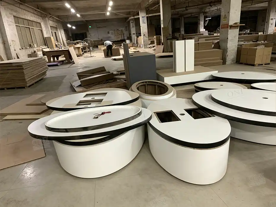 custom retail shelving